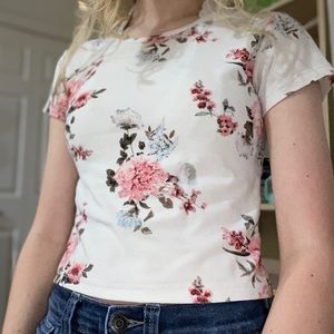 🤍Rue 21 floral print cropped tee🤍 SUPER SOFT!